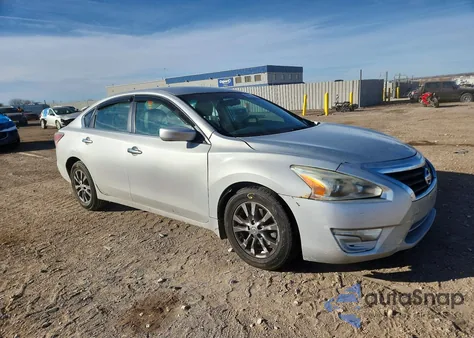 2015 Nissan Altima 2.5 z USA, uszkodzony, nr VIN 1N4AL3AP5FN907336